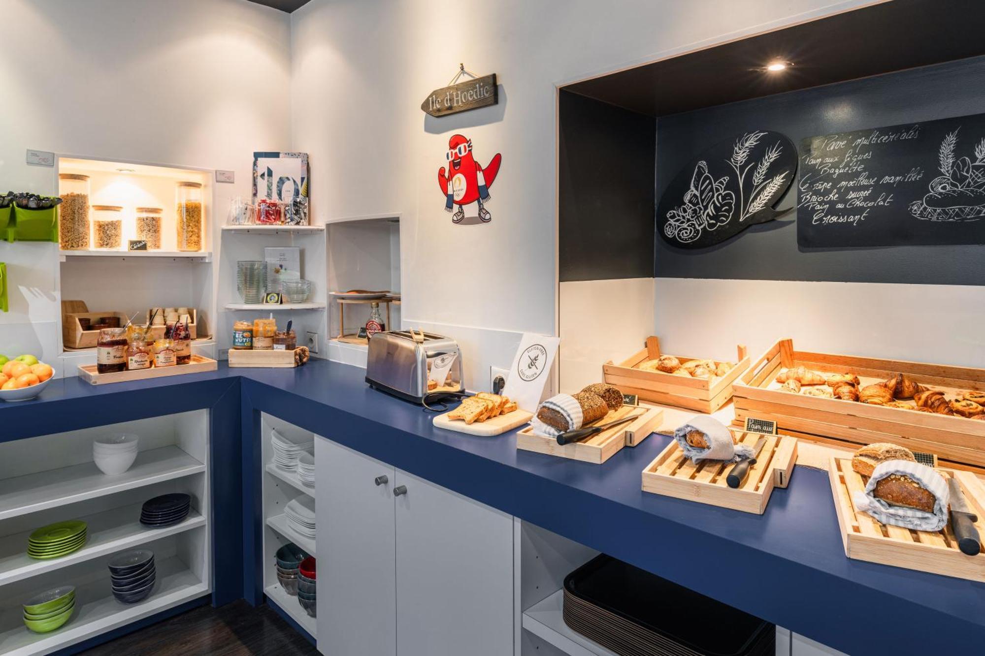 Ibis Styles Vannes Gare Centre Bagian luar foto