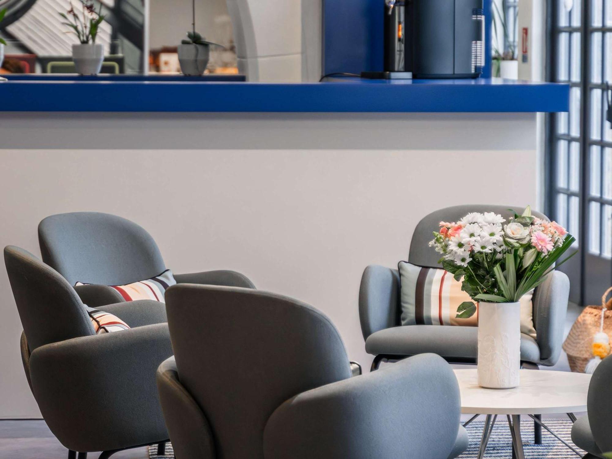 Ibis Styles Vannes Gare Centre Bagian luar foto