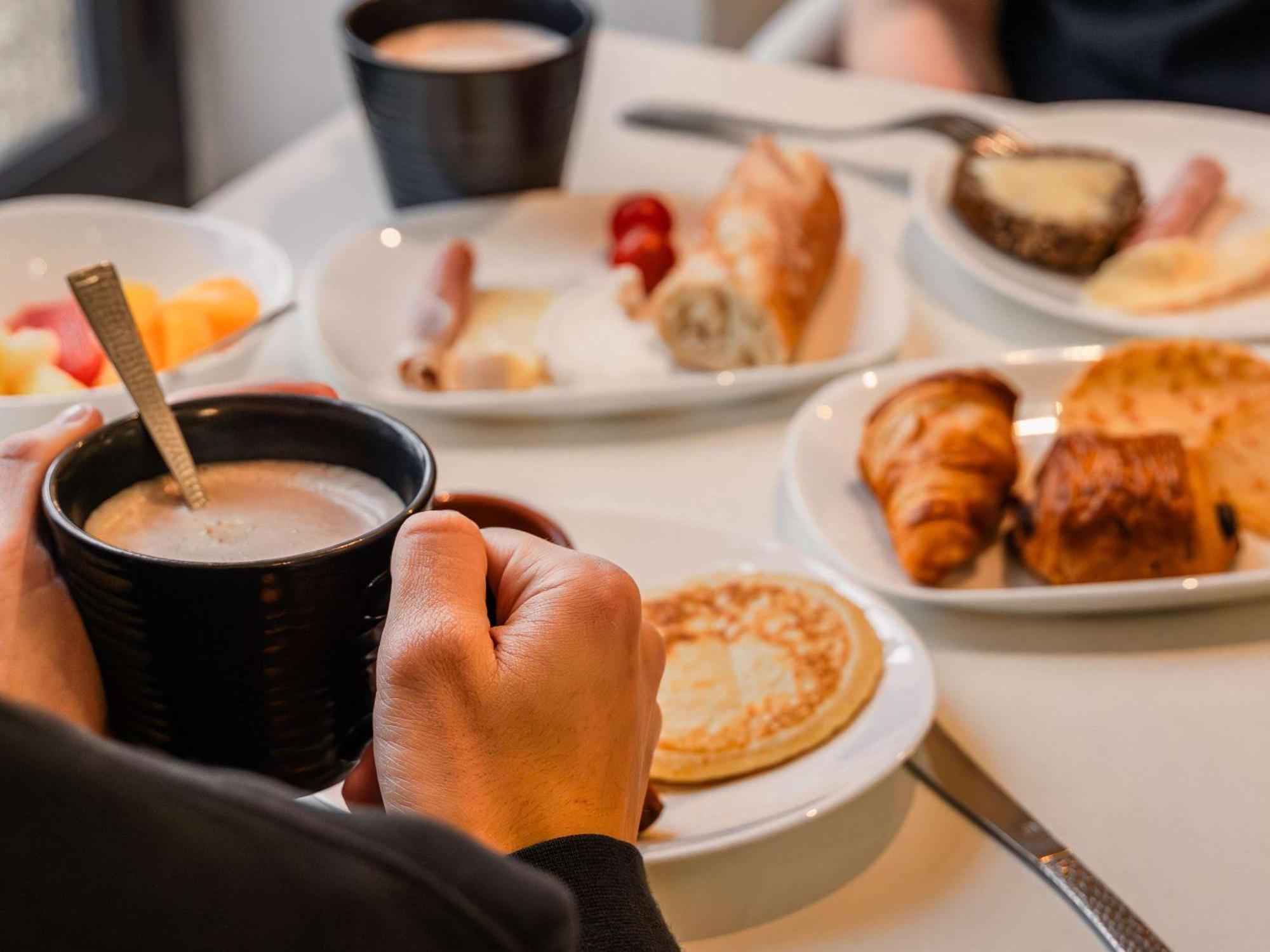 Ibis Styles Vannes Gare Centre Bagian luar foto