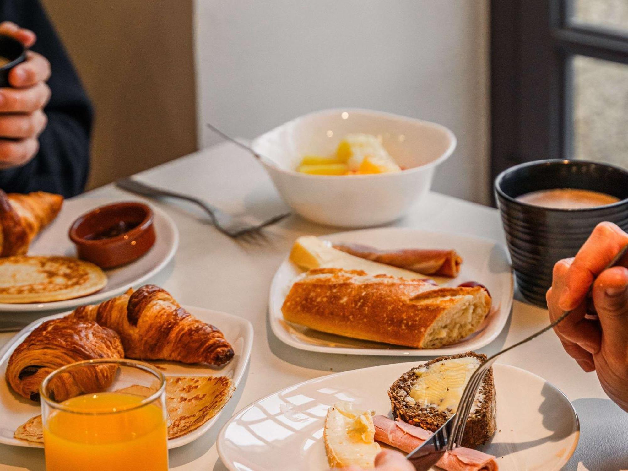 Ibis Styles Vannes Gare Centre Bagian luar foto