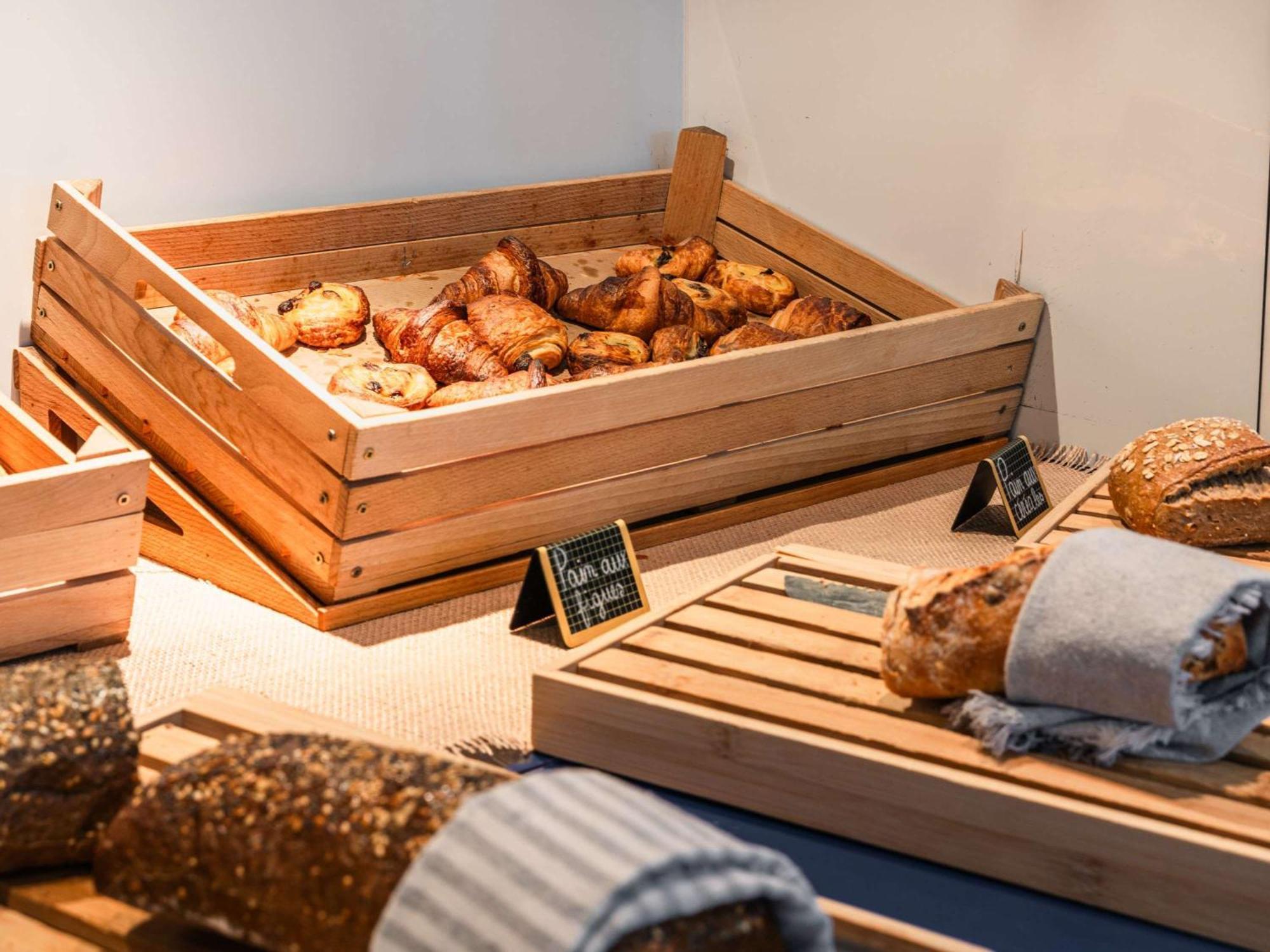Ibis Styles Vannes Gare Centre Bagian luar foto