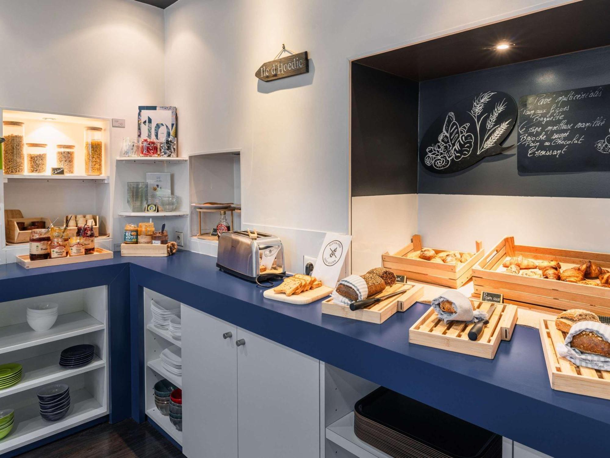 Ibis Styles Vannes Gare Centre Bagian luar foto
