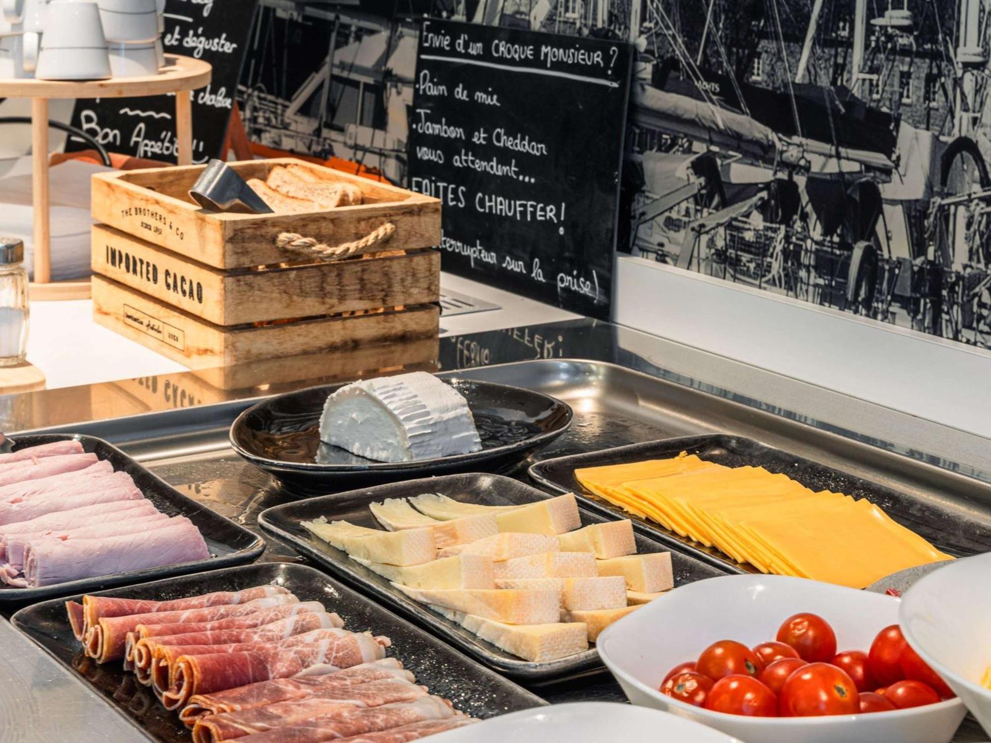 Ibis Styles Vannes Gare Centre Bagian luar foto