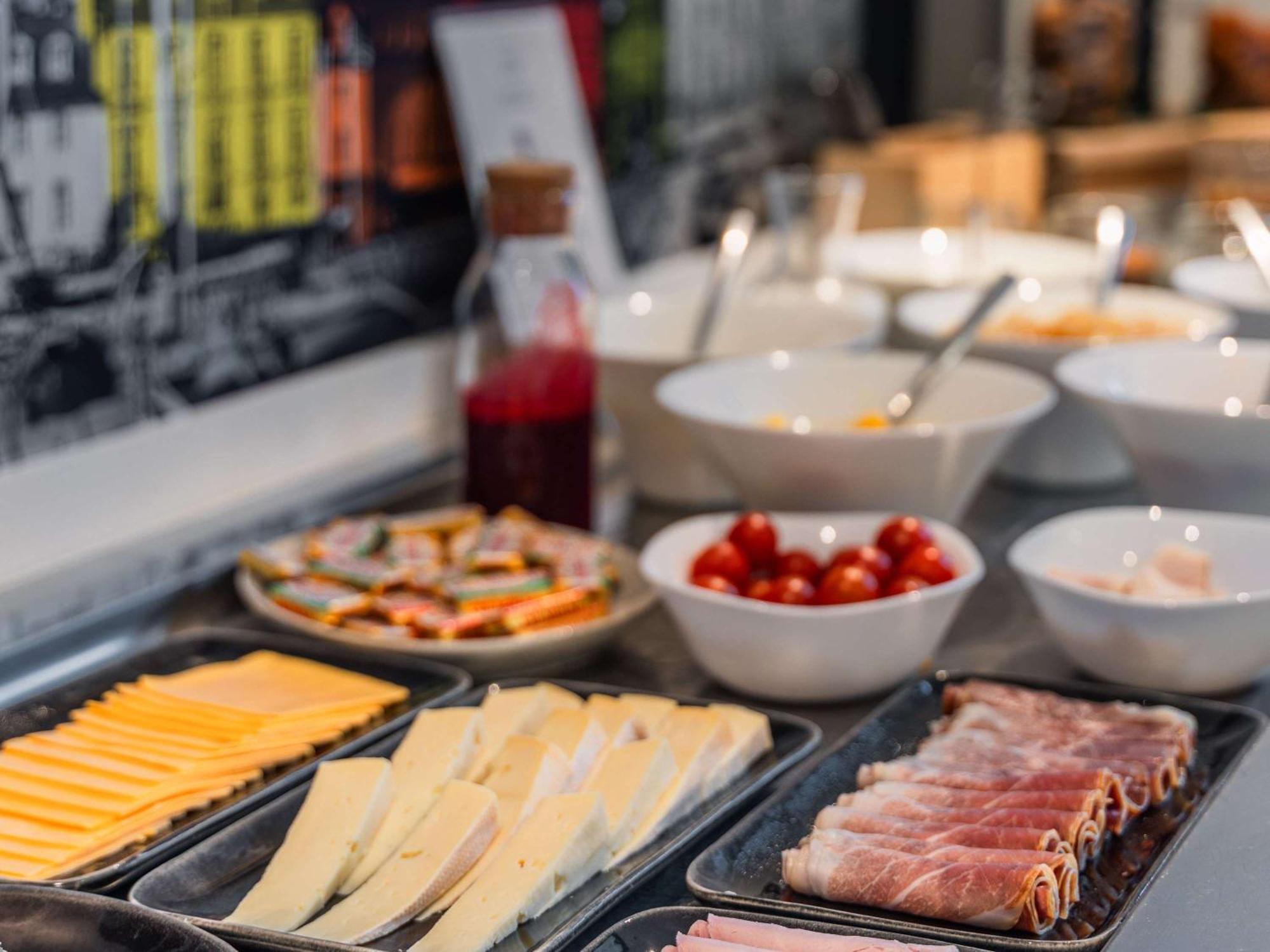 Ibis Styles Vannes Gare Centre Bagian luar foto