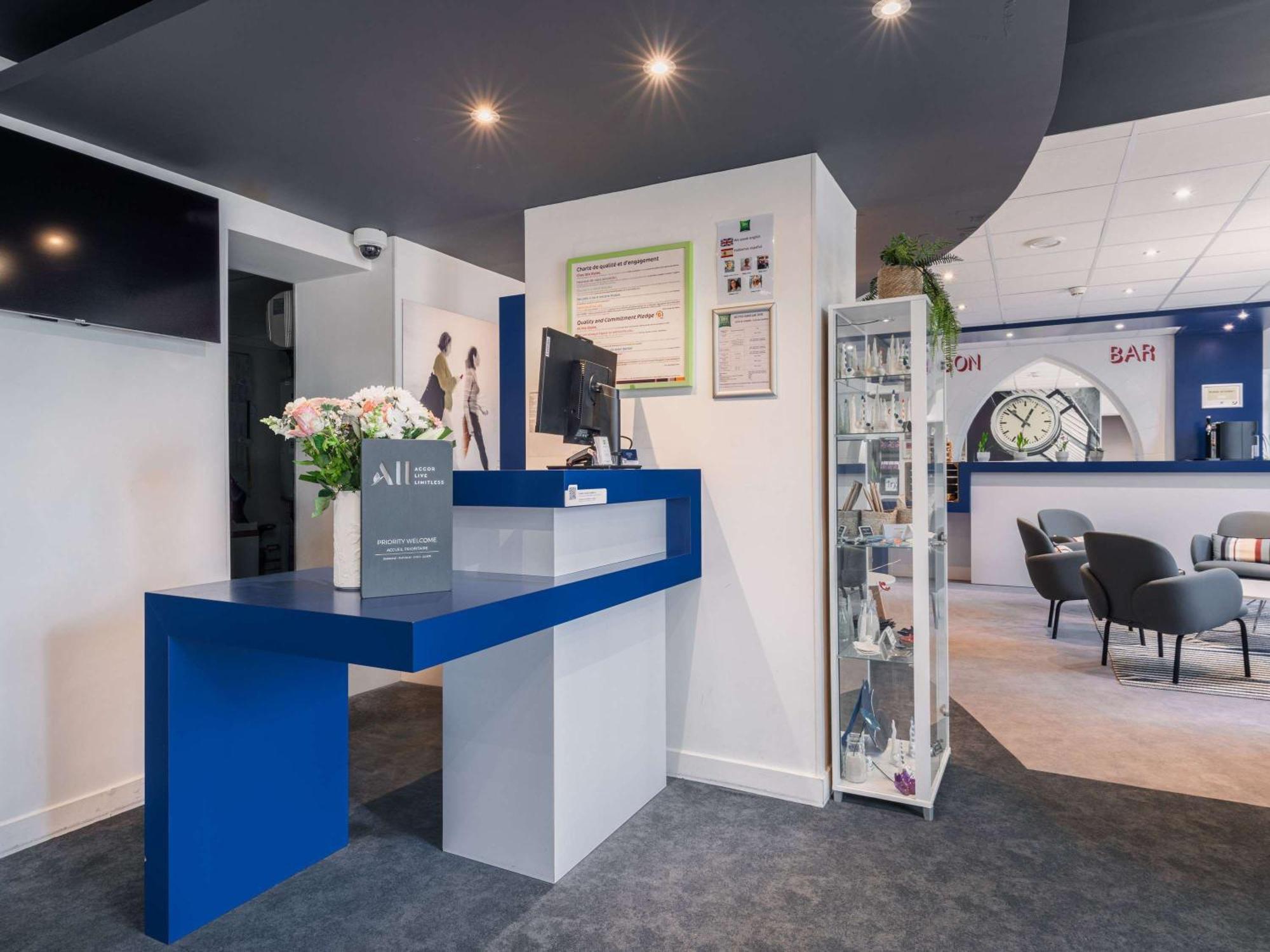 Ibis Styles Vannes Gare Centre Bagian luar foto