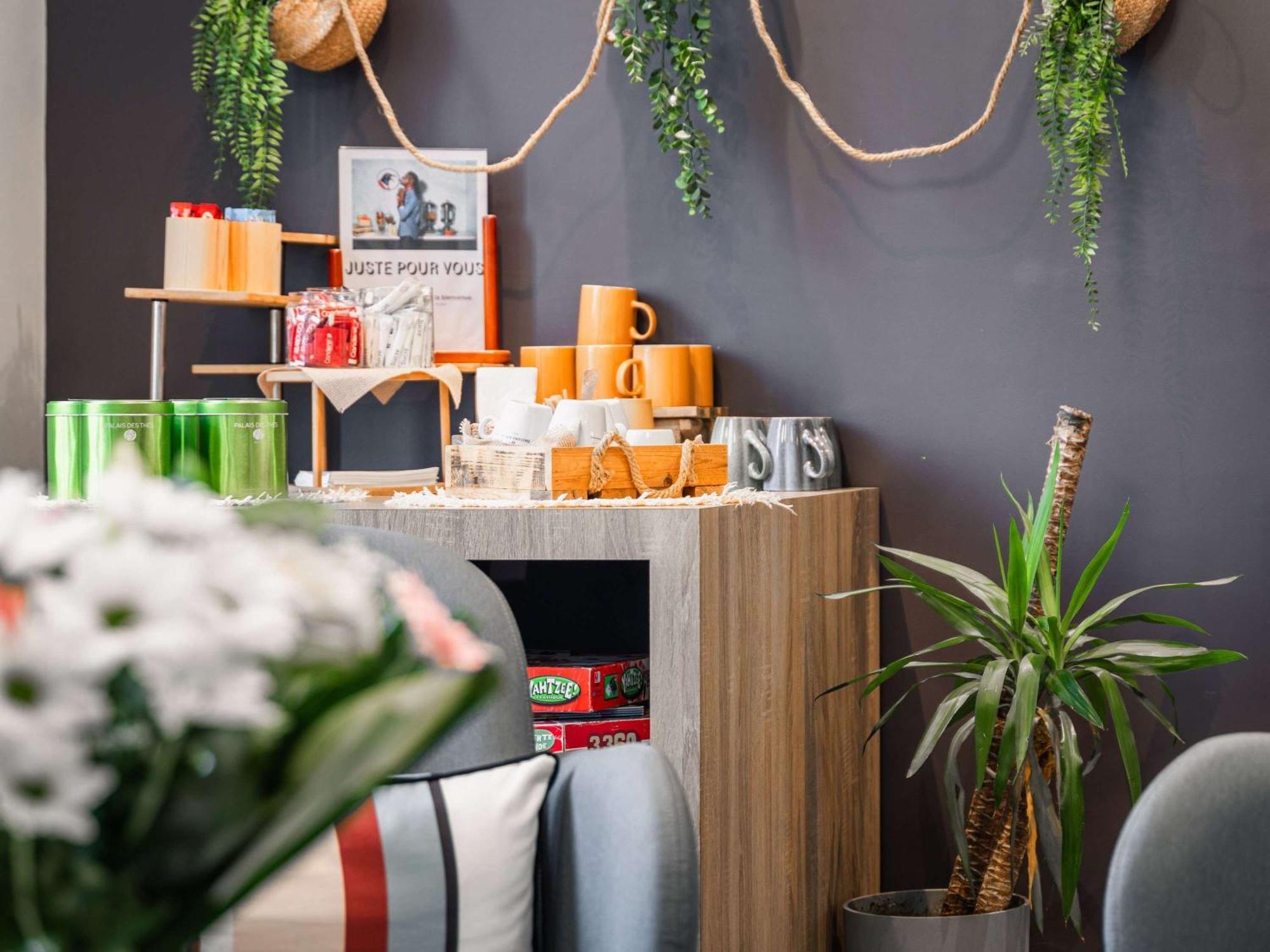 Ibis Styles Vannes Gare Centre Bagian luar foto